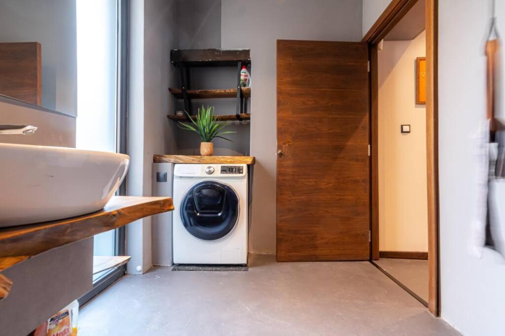 Top Central Design, 2 Bedroom, Ndk, Free Secured Parking Sofia Esterno foto